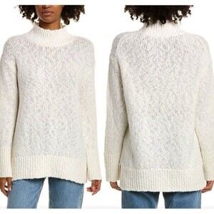 Vince Wool-Blend Nubby-Knit Turtleneck Sweater in Cream Size XXS